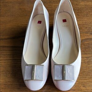 Hōgl Austrian beige leather bow toe low heeled pumps “Ferragamo look” EUC
